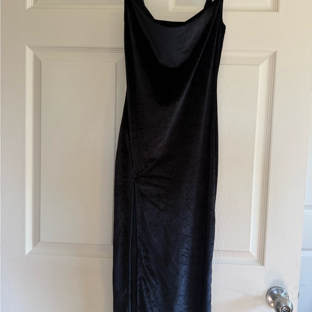 Elegant Black Sleeveless Dress